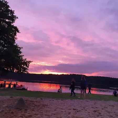 Im Mirow 度假居 Granzow